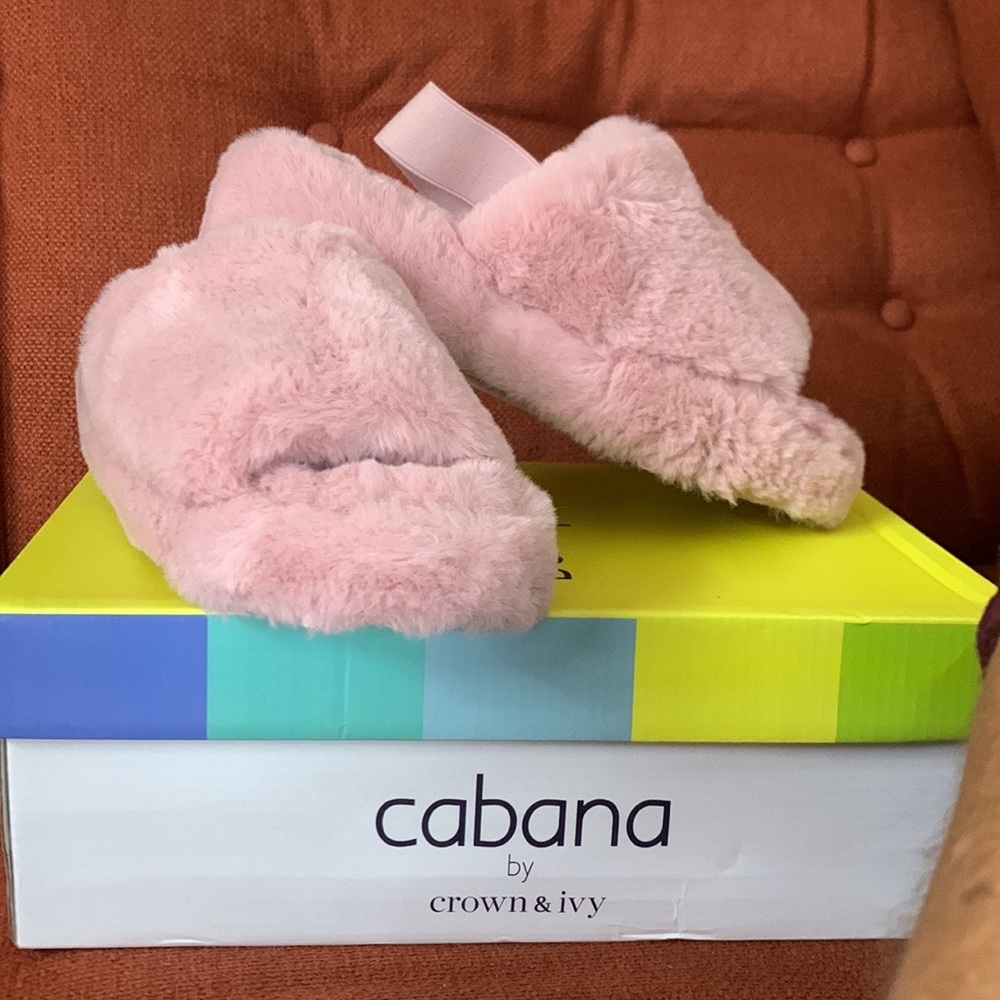 NWT & Box Cabana by Crown & Ivy slipper NWT SZ6